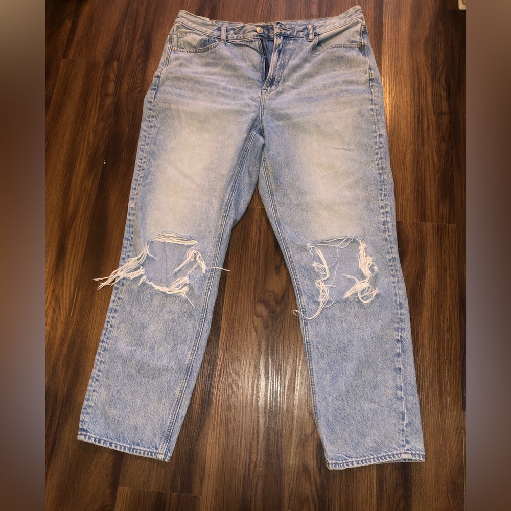 American eagle mom jeans